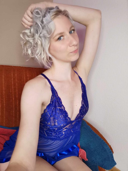 Et pour les motiv&eacute;s on finit la soir&eacute;e ensemble! J'ai pr&eacute;vu d'utiliser mon Hush! Vous savez celui qui<a href="/tag/tds"class="tags"><span>#tds</span></a><a href="/tag/advent"class="tags"><span>#advent</span></a><a href="/tag/adventcalendar"class="tags"><span>#adventcalendar</span></a><a href="/tag/adventcalendar2"class="tags"><span>#adventcalendar2</span></a>