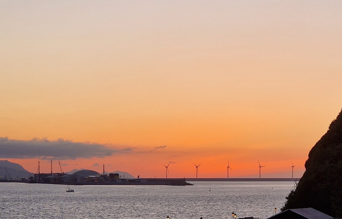 #WindPowered #Sunset ☀️

#RenewableEnergy ❤️