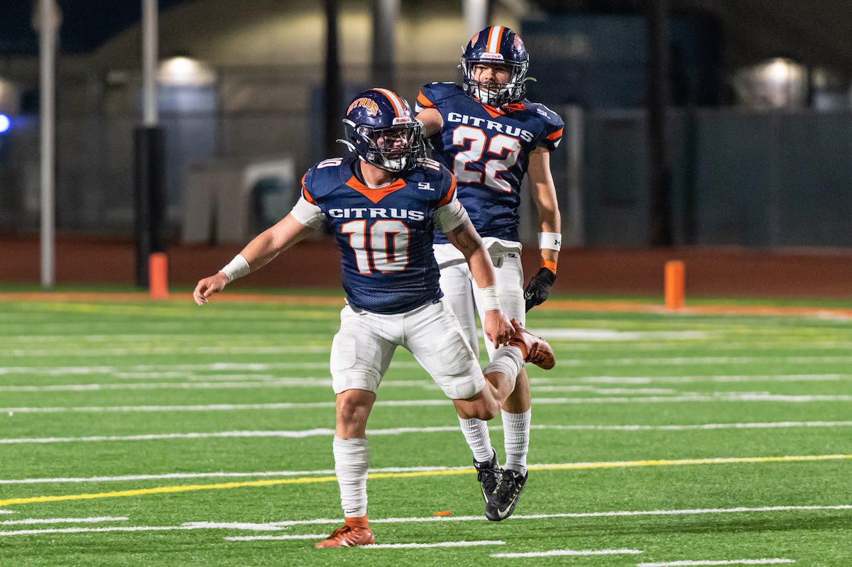 CitrusFootball's tweet photo. 🚨Fall Camp🚨 Day #2 Domination 

Sophomore LB (10) @StordahlCody 

Sophomore All State Safety (22) @DrewMerrill8 

#BlueCollarOwlStandard #CHouse #CitrUS #TheNest🦉🦉🦉 https://t.co/rUgBLOm3pW