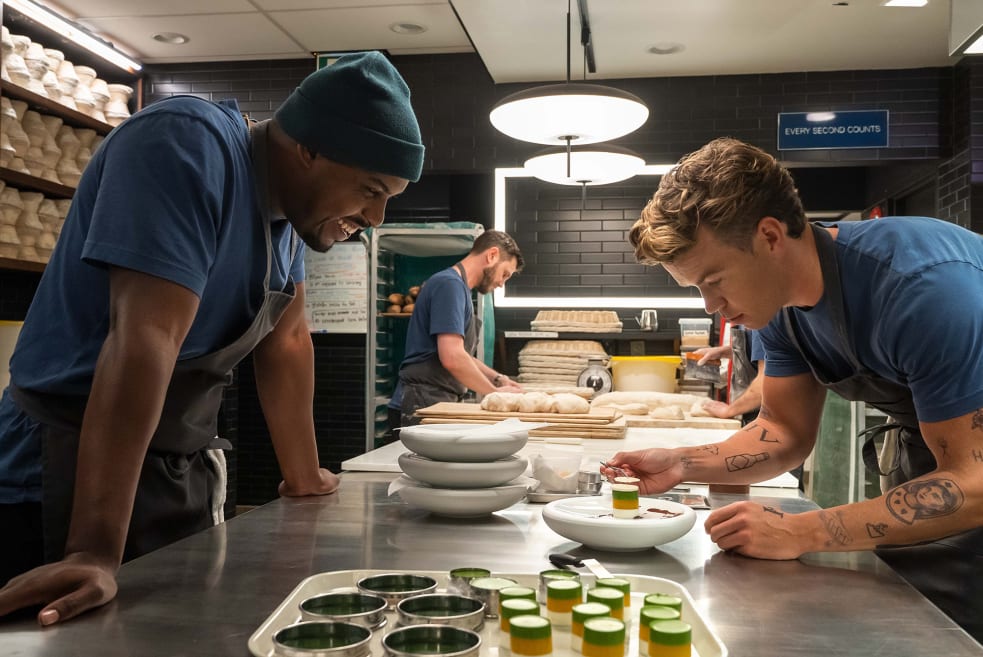 #TheBear episode Honeydew featuring Will Poulter as Chef Luca is just 1000% pure Chefstasy! From the technique training to heartfelt exchanges with  Marcus (Lionel Boyce) it is so beautifully done.
Bravo all involved 👏  #cheflife