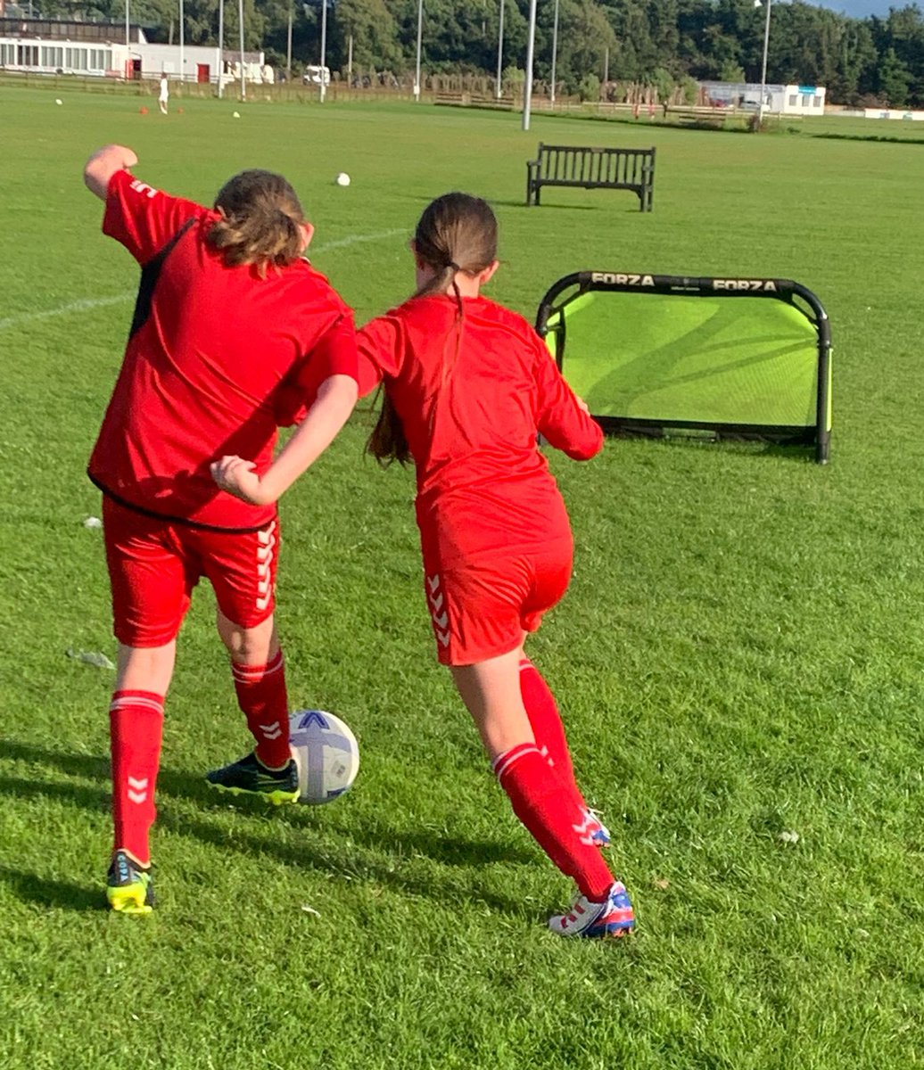 ClarkDriveGFC1's tweet photo. U12's 7v7 put through there paces tonight. Working on 1v1s, skill moves and decision making. Lots of fun and laughter tonight done girls
 #monthedrive #workhardplayhard #girlsplaytoo https://t.co/tud0uEB8H3