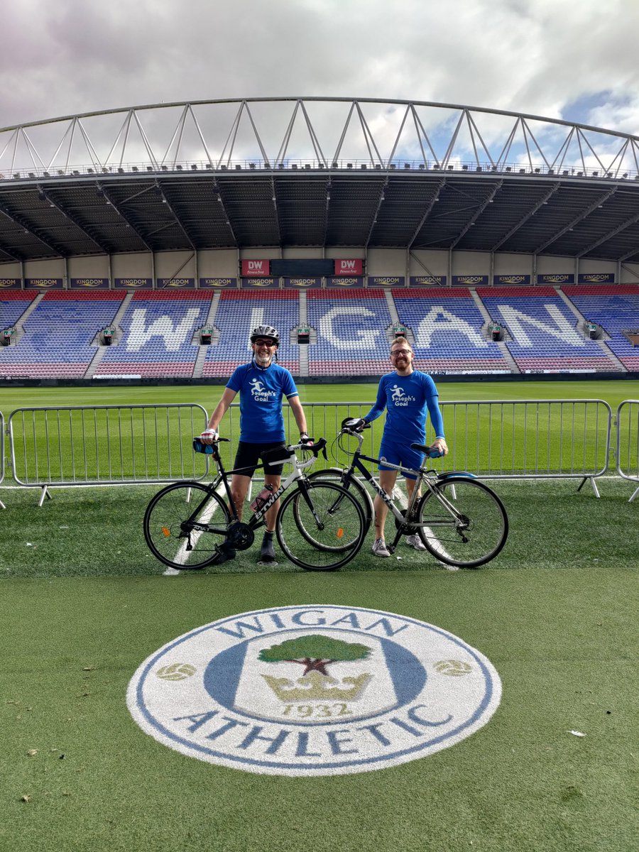 techguy276's tweet photo. @RMcElhenney cycling 52 miles from Wigan to Wrexham! Completely worth it! https://t.co/vGeUXBYTvA