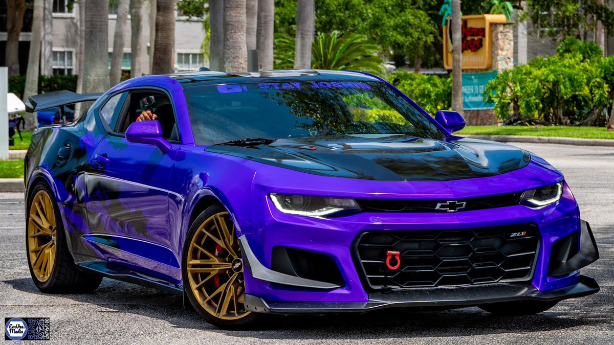 IStayJoshin's tweet photo. I’m in love #camaro -#zl1 #carlife https://t.co/cnIQii4Oj4