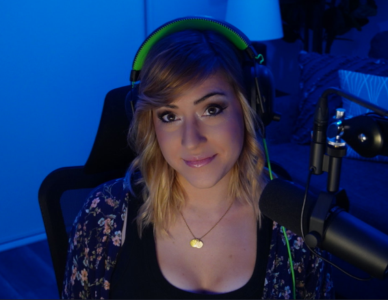 Hiya, friends 🌷 I'm now LIVE on Twitch📷 swing by?  #Diablo4 #streaming #streamer #girlgamer #silly #goofy #d4 #Sorcerer #sorceress #Blizzard