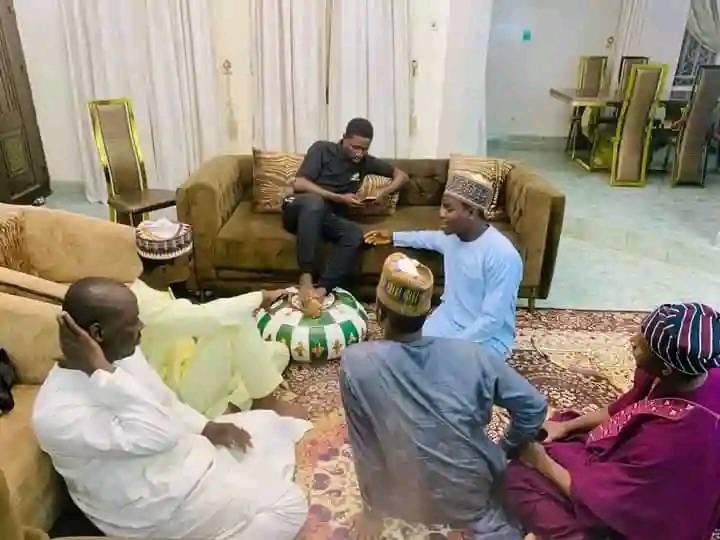 TonyeBarcanista's tweet photo. Arewa youths happily sat on the floor while El-Rufai son humbly sat on the sofa.

Meanwhile, #JacksonUde should not be antagonised for his views irrespective. Congratulations Ceeci! https://t.co/SS2WadixAY
