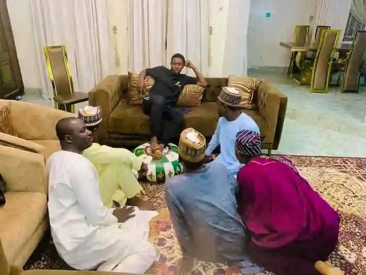 TonyeBarcanista's tweet photo. Arewa youths happily sat on the floor while El-Rufai son humbly sat on the sofa.

Meanwhile, #JacksonUde should not be antagonised for his views irrespective. Congratulations Ceeci! https://t.co/SS2WadixAY