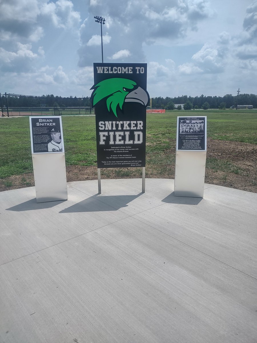 Meridian15Supt's tweet photo. The updates to the Snitker Field dedication signs look great! @Braves @BallySportsSO @IHSASID @IHSA_IL https://t.co/jkxe8j0k5k