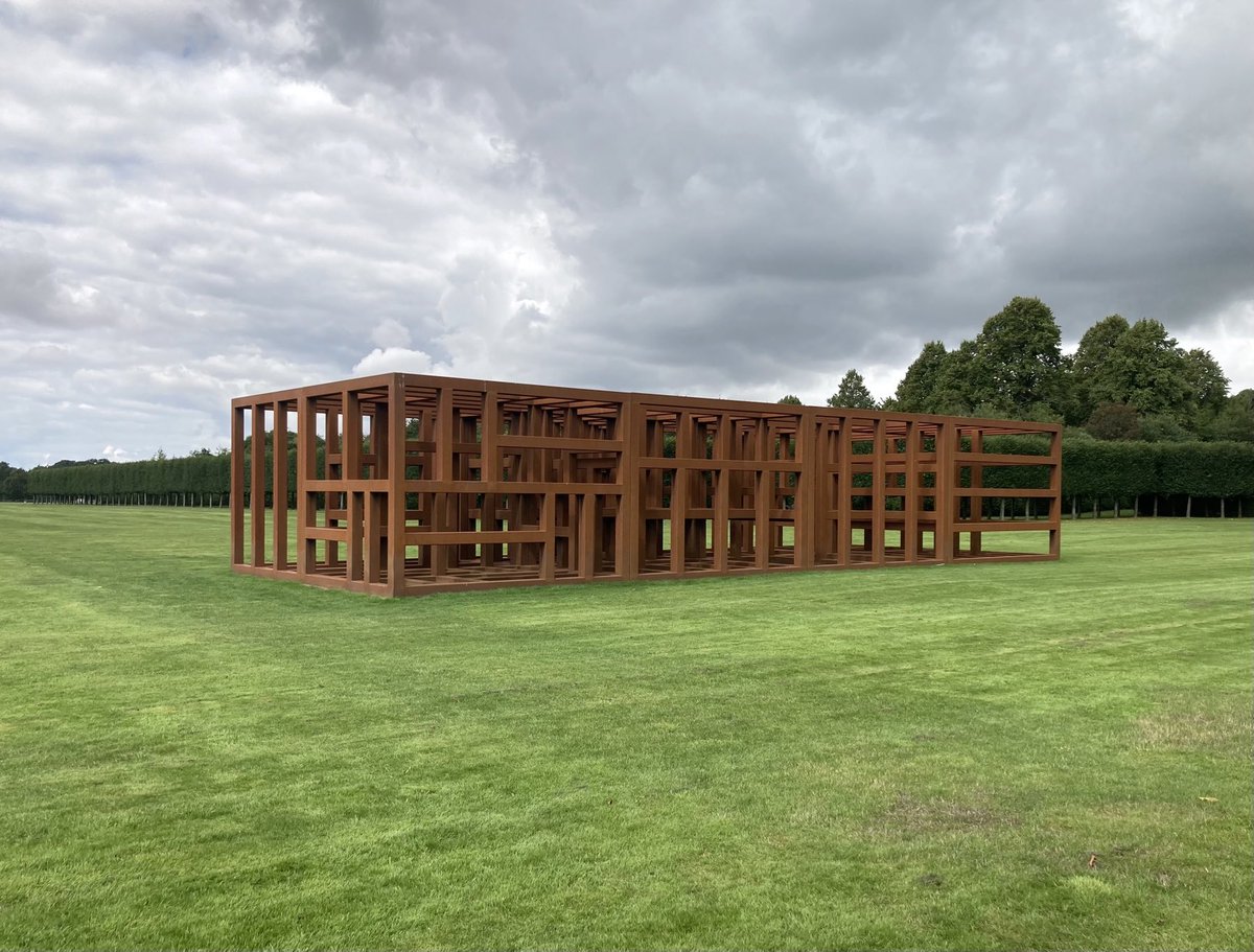 CCEBM's tweet image. #SeanScully at Houghton Hall, Norfolk. Sculptures and paintings - fantastic