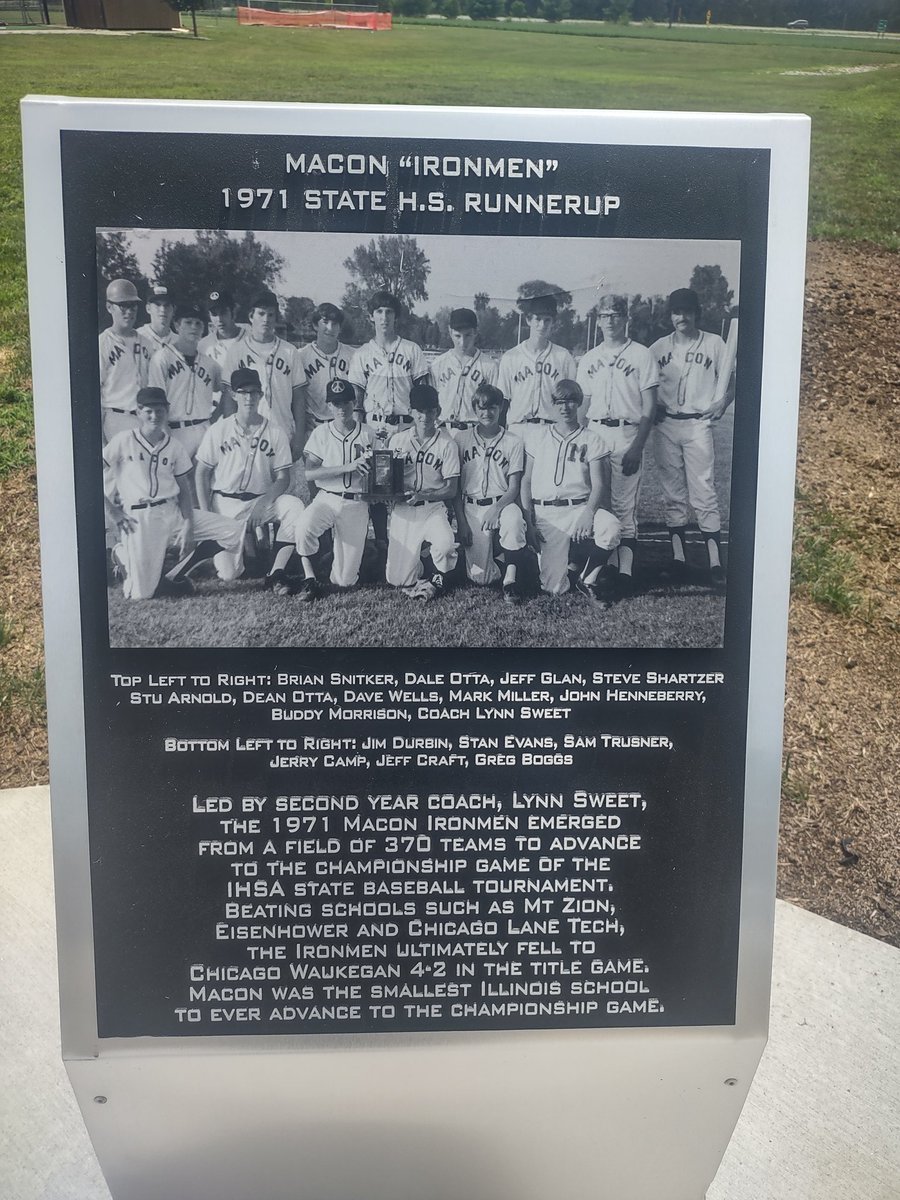 The updates to the Snitker Field dedication signs look great! <a href="/Braves/">Atlanta Braves</a> @BallySportsSO <a href="/IHSASID/">Matt Troha</a> <a href="/IHSA_IL/">Illinois High School Association #IHSA</a>