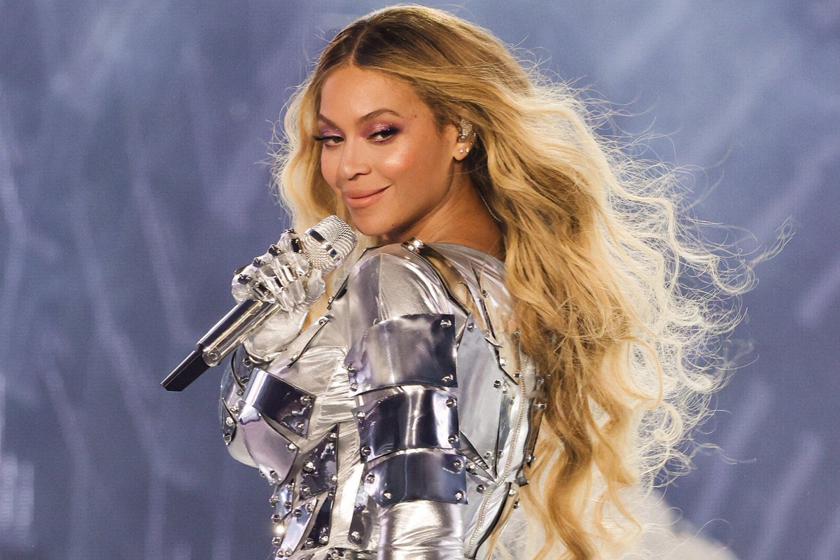 “Renaissance World Tour” da Beyoncé acaba de se tornar a turnê mais lucrativa por um artista negro na história, ultrapassando a “Formation World Tour”, também da cantora.