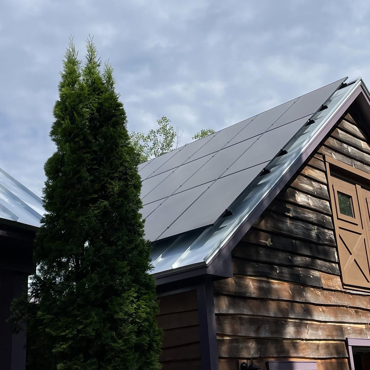 DavidMendels's tweet photo. Just got solar installed at a home in Maine by @revisionsolar Very pleased with the economics, customer service and the result.  In the first few weeks looks good and more than covering the home's fossil fuel free energy use (heat pump, induction stove, heat pump hot water). https://t.co/WN92WiDkbB
