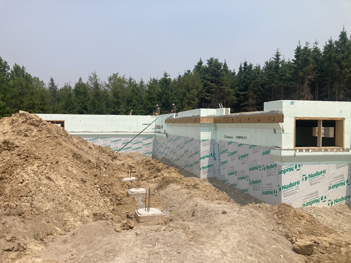 FastformICF's tweet image. Ed Groen&apos;s project in Grand Valley coming together!🛠️ 👷 
Reminder to tag us in your site photos for a chance to be featured. 

#ICF #Fastform #NuduraICF #insulatedconcreteforms #sustainablebuilding  #icfconstruction #workinprogress #concretepumping #icfbuild #energyefficient