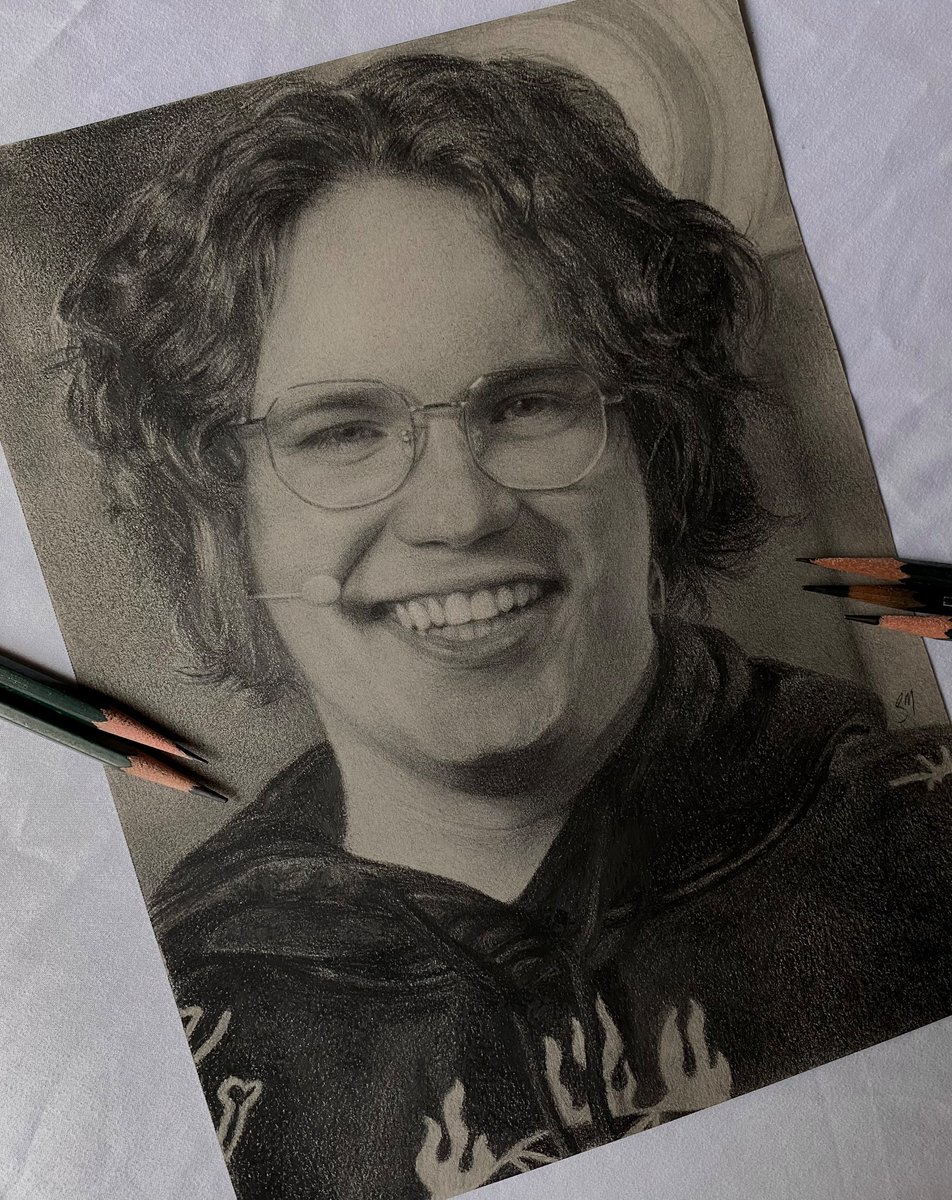 cosmic_shame's tweet photo. damn…i really made a whole ass pencil portrait of @maxmoefoe @ColdOnes 💀 https://t.co/yoXu7MVhaO