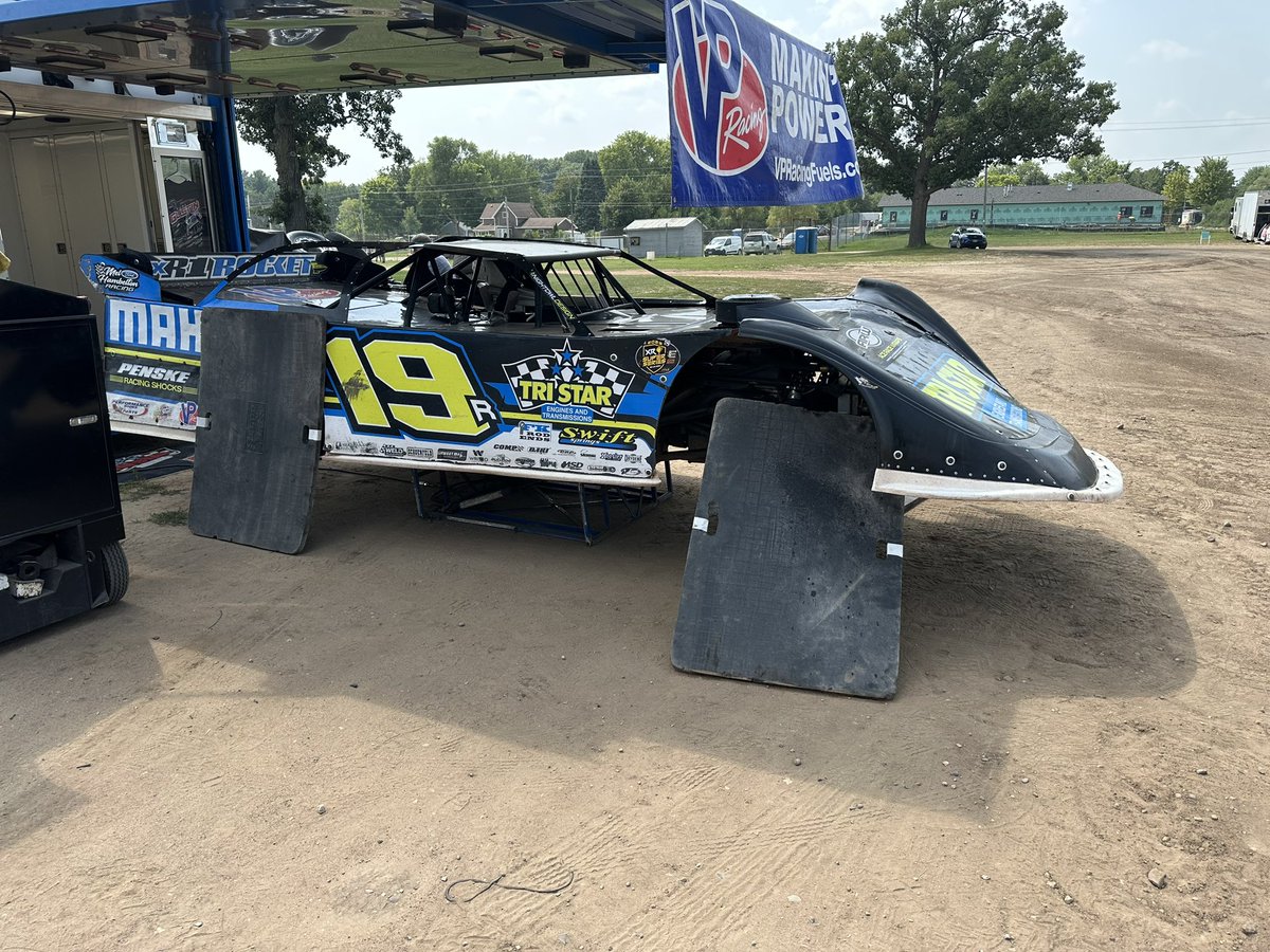 redcedarspeed73's tweet photo. Some big names have arrived for the XR WORKIN MAN SERIES $10k to win tonight! Don’t miss it 6:30 hot laps qualifying and racing to follow https://t.co/KrHqfEHoCp