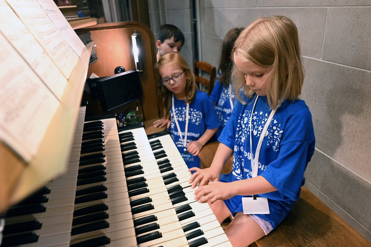 AsburyFirst's tweet photo. Day 2 of VBS: Make a Joyful Noise! The organ was the instrument of the day, and the children got to take a turn playing the Austin Organ in our sanctuary. They also learned how sound travels and made pan flutes and harmonicas. #makeajoyfulnoise #asburyfirstvbs https://t.co/gWj6OQCDHZ