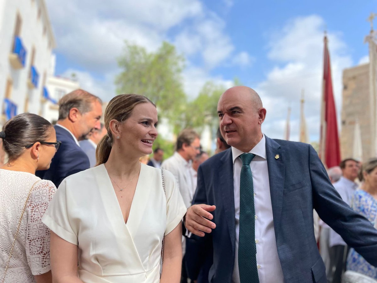 vmaritorres's tweet photo. En una illa d’oportunitats com sa nostra, sa qualitat turística ha de ser sinònim de qualitat de vida, avançant i treballant junts en projectes i mesures que garanteixin un futur més sostenible ambiental, econòmica i socialment. #8agost #festesdelaterra https://t.co/KR54YYdQRo