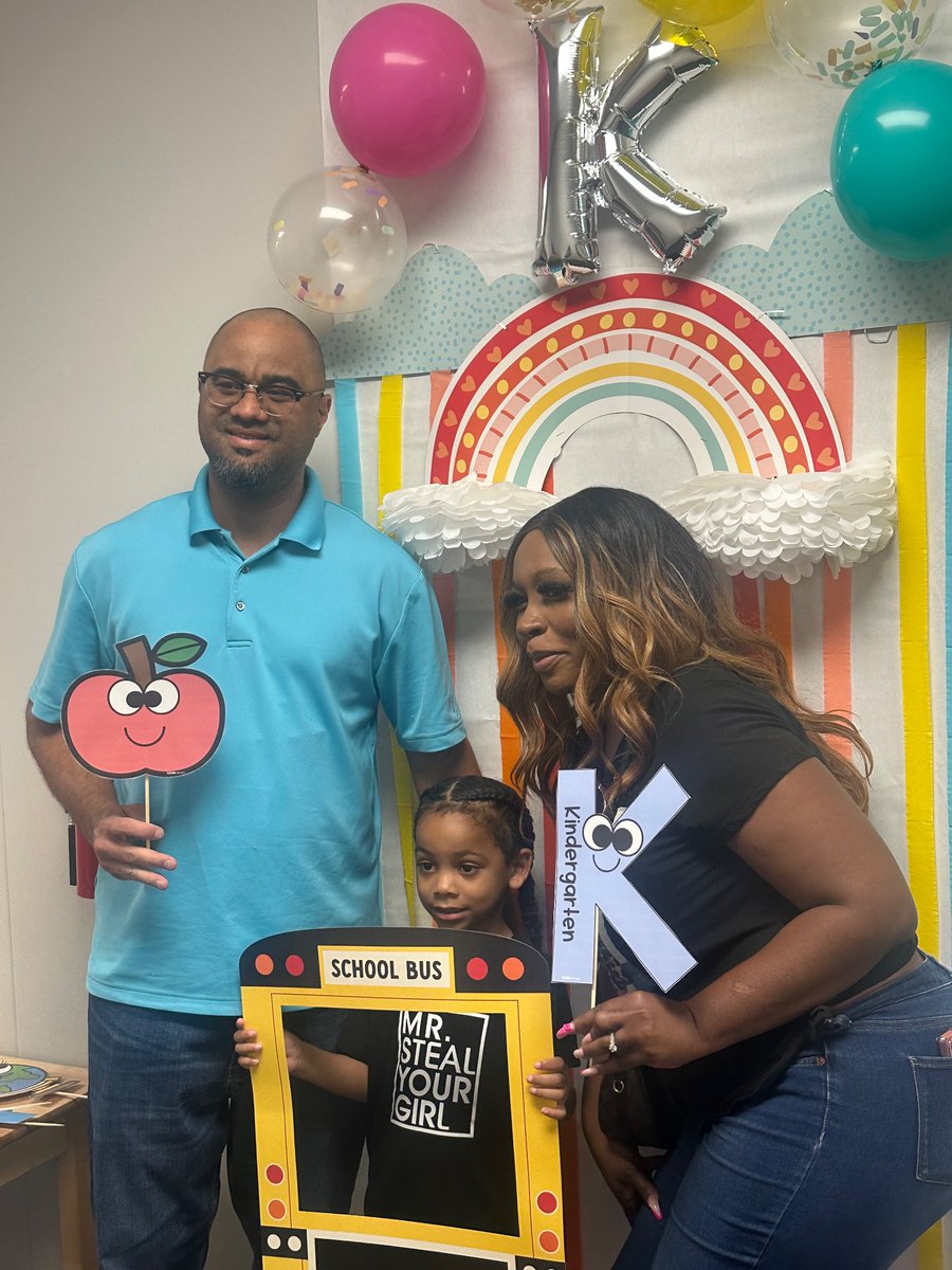 Magrill_AISD's tweet photo. Hip Hip Hooray We met lots of little mustangs 🐴 today! 🎈 #PowerofPrimary #MyAldine #ExploringNewWorlds 🌎 https://t.co/YbLUUKcnkB