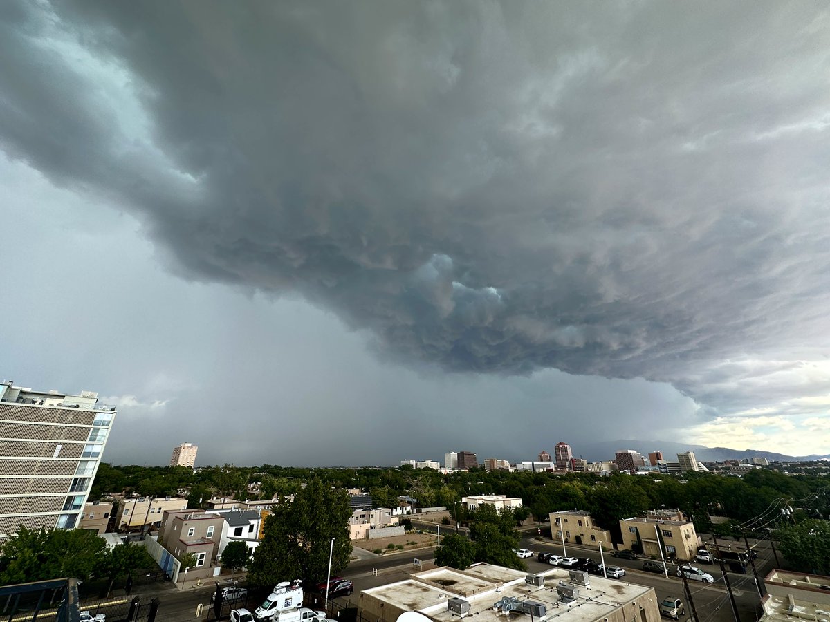 granttosterudwx's tweet photo. View of the storm that’s dropping heavy rain and hail in Albuquerque right now! #NMwx https://t.co/prMqIxbVem