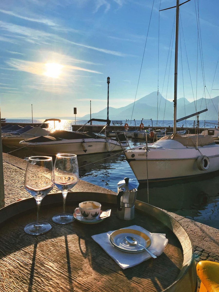 GardaOutdoors's tweet photo. Dalle sponde del lago ai 2200 metri del Monte Baldo, il comprensorio di #Brenzone sul Garda si estende in un’incredibile varietà di panorami, cultura, cibo e sport.
https://t.co/moc0KlZqo9 https://t.co/y5qKYfQCTX