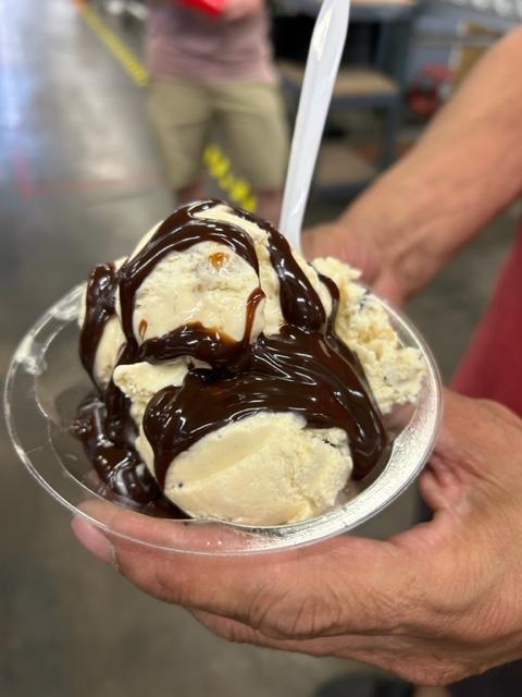 MercuryPrint's tweet photo. 🎉🍦That's a wrap on our annual Employee Appreciation Ice Cream Social!🍦🎉

We look back with smiling faces (and a few sugar rushes!). It's not just about the work; it's celebrating the people behind it - YOU.💙

#EmployeeAppreciation #IceCreamSocial #ThankYou #Mercuryprint https://t.co/uAJjtxKfi5