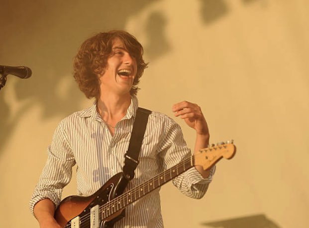 essyforreal's tweet photo. happy alex turner: a thread https://t.co/bebT07gx5Z
