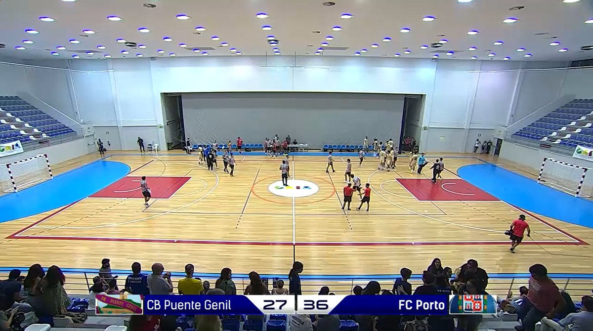 AngelXimenezBM's tweet photo. 🔚 ¡Final en Lavandeira! Nuestro equipo @ASOBAL cae en su primer partido de #pretemporada ante un gran @FCPorto (27-36)

👉 Mañana, segundo duelo en esta #GaiaHandballWeek 🆚 FC Gaia (21:30 h. hora 🇵🇹)

#VamosMiGenil #VamosAX https://t.co/cmxI3mQCX9
