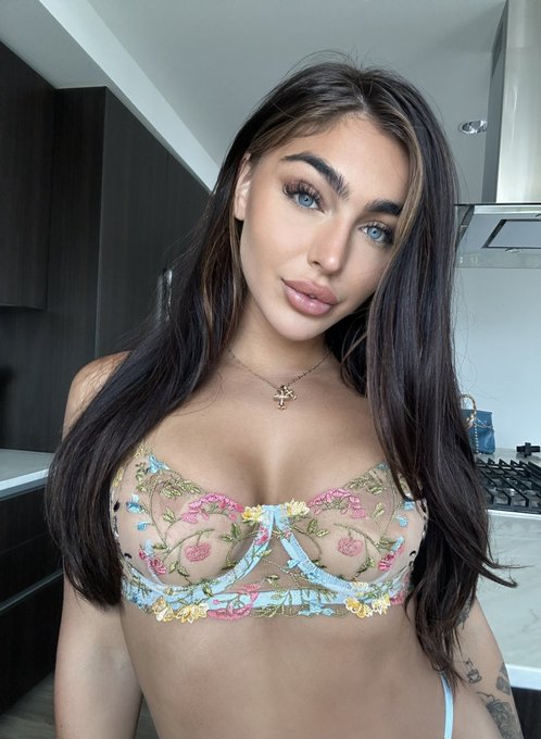 If I wasn&rsquo;t meant to be in the kitchen, why did God give me these milkers 🍼 https://t.co/nLCL53oqwj