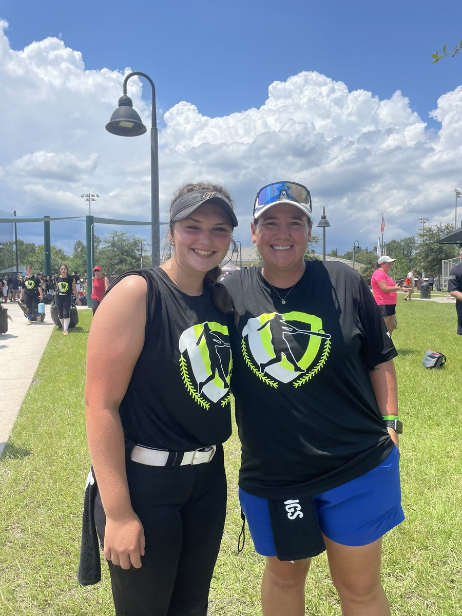 KaraAlday's tweet photo. A huge thank you to @ProSwings_  for the opportunity to attend their camp and to be able to learn from all of the coaches that attended!! I am so grateful to have been able to continue my growth and knowledge of the game we all love!!🤍🥎 https://t.co/KELUJ2ATQL