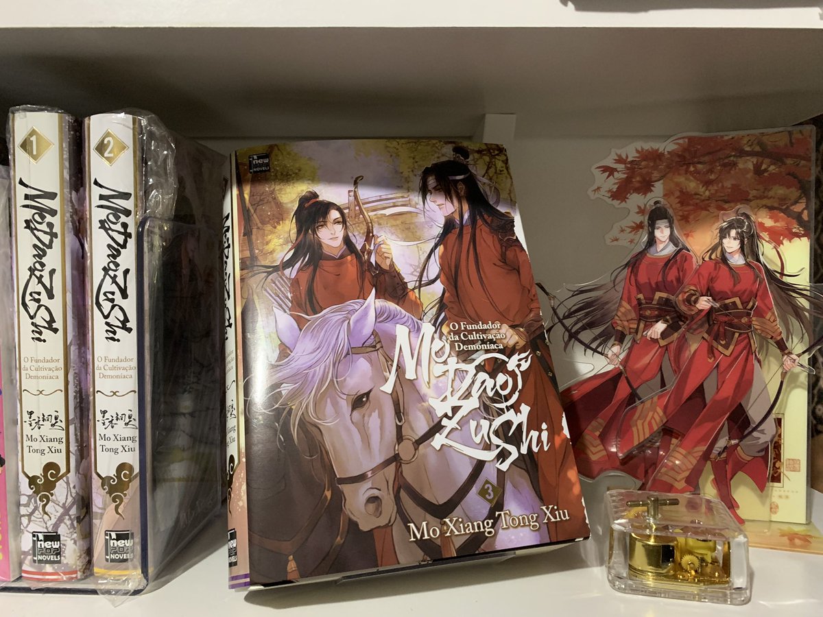warngxian's tweet photo. finalmente com meu volume preferido, meus wangxian arqueiros em mãos ❤️ 3/5
#modaonamao #mdzs @editoranewpop https://t.co/ZJCnXeyTzD