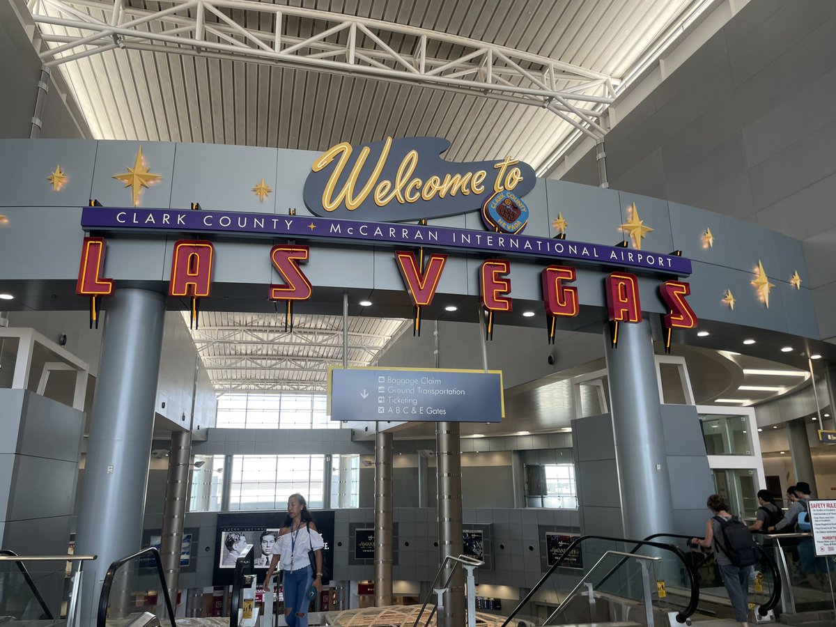 KAIKAIBRO's tweet photo. hello, vegas https://t.co/M4mapHTgoM