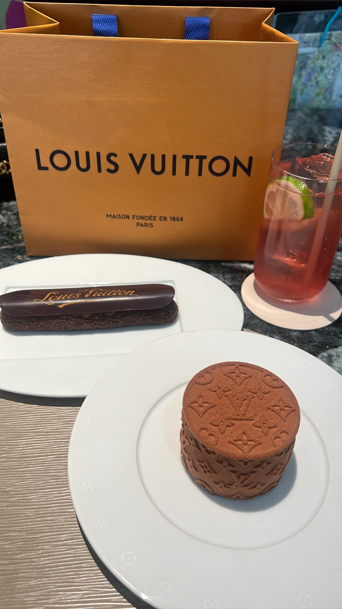 louis.vuitton chocolate paris