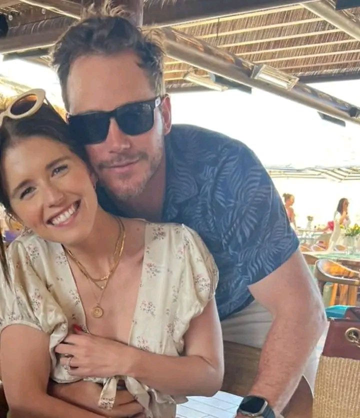 Hugoo_editor's tweet photo. 🚨CURIOSIDADE🚨

Chris Pratt é casado com a Katherine Schwarzenegger, ou seja, o sogro dele é Exterminador do Futuro.

Pode não ser novidade pra uma grande maioria e eu já sei disso há um bom tempo, mas sempre me surpreendo quando lembro disso. https://t.co/X6w6usPME8