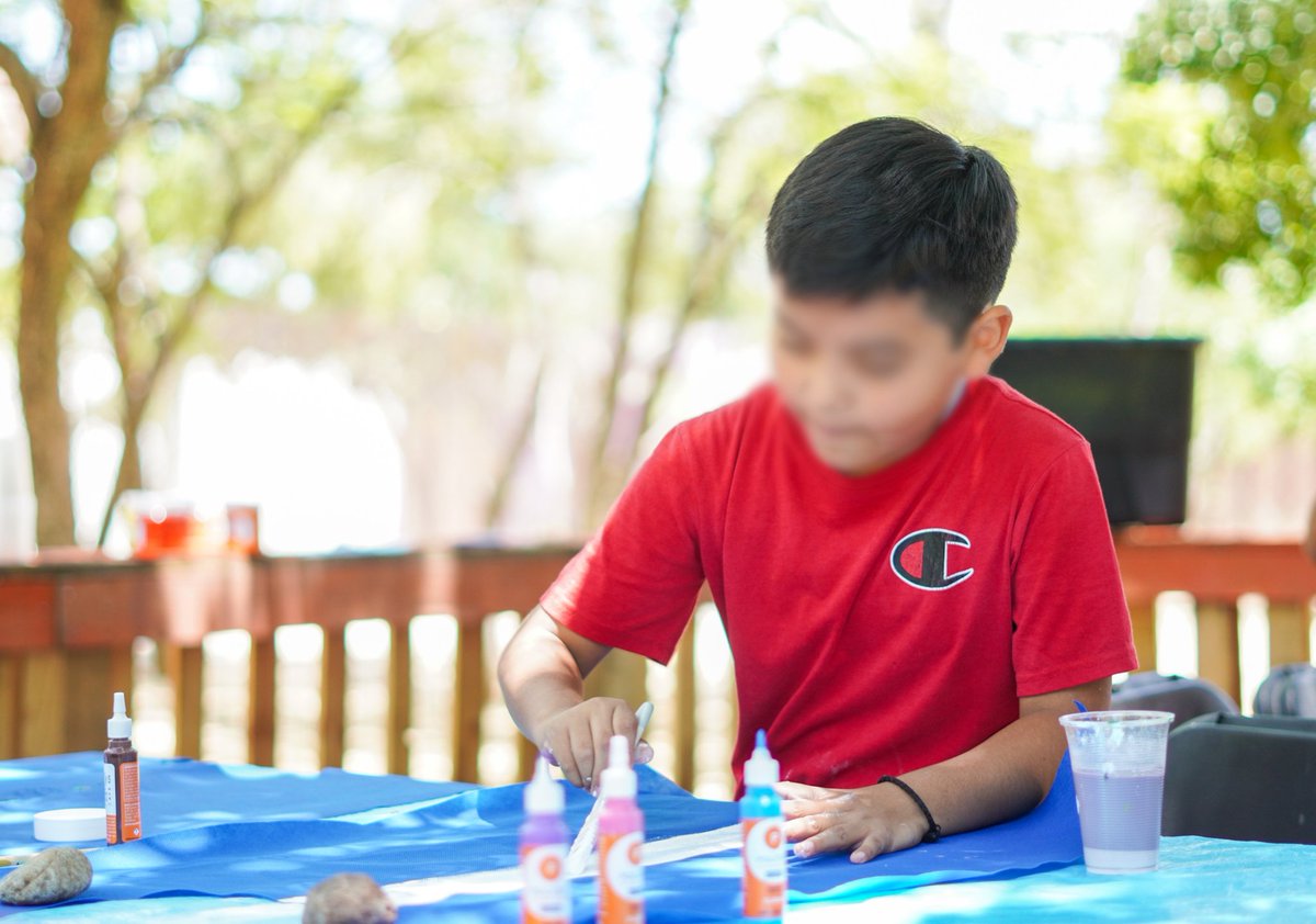 Admon_GobOax's tweet photo. 📌Con gran éxito se realiza el taller de verano en el parque Ciudad de las Canteras,☀️🎉 donde niñas y niños disfrutan divertidas actividades recreativas y artísticas al aire libre. 👧🏽👦🏽🖌️🎨 

🧵 https://t.co/FTfXvqWJiI