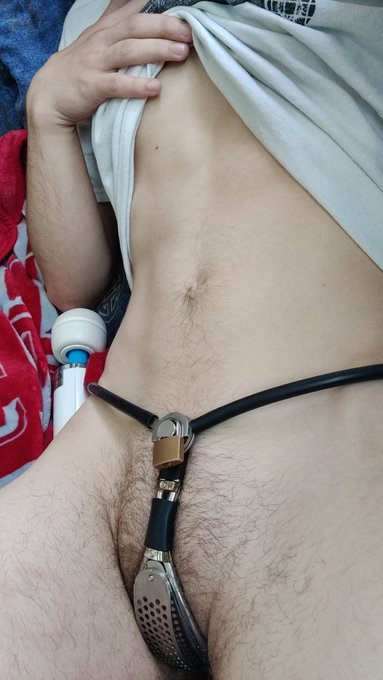 I just came soo fucking hard while wearing this thing https://t.co/p6o3X75Qah<a href="/tag/locktober"class="tags"><span>#locktober</span></a>