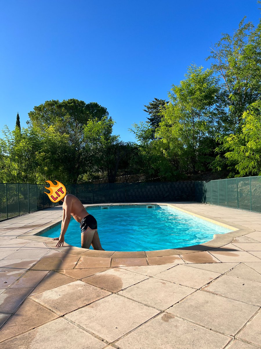 ponsar06's tweet photo. Le cadre me donnait envie de baiser, qui me rejoins ? 
#gay #gaysud #sexe #hot #maqueuecom #exhib #gaynice #gaymarseille #gaymontpellier #gayfrance #gayporn #passif #soumis #actif #domis #lespompeurs https://t.co/1SwyUtL6BC