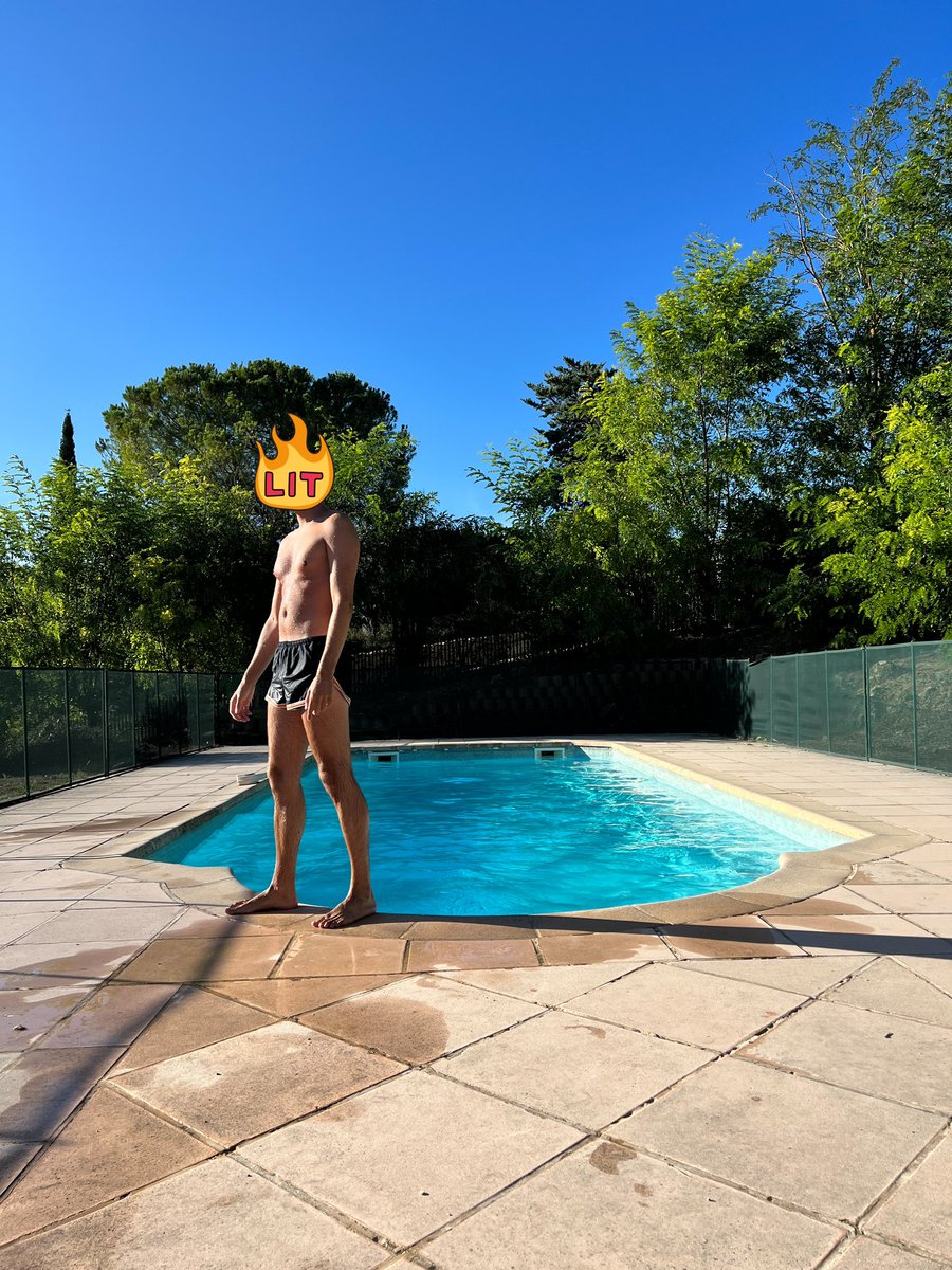 ponsar06's tweet photo. Le cadre me donnait envie de baiser, qui me rejoins ? 
#gay #gaysud #sexe #hot #maqueuecom #exhib #gaynice #gaymarseille #gaymontpellier #gayfrance #gayporn #passif #soumis #actif #domis #lespompeurs https://t.co/1SwyUtL6BC