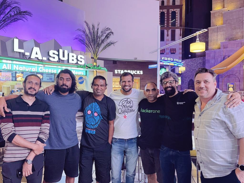 The friends who make sure you feel it like a home in Vegas. #India in #Vegas @BlackHatEvents @defcon @BSidesLV