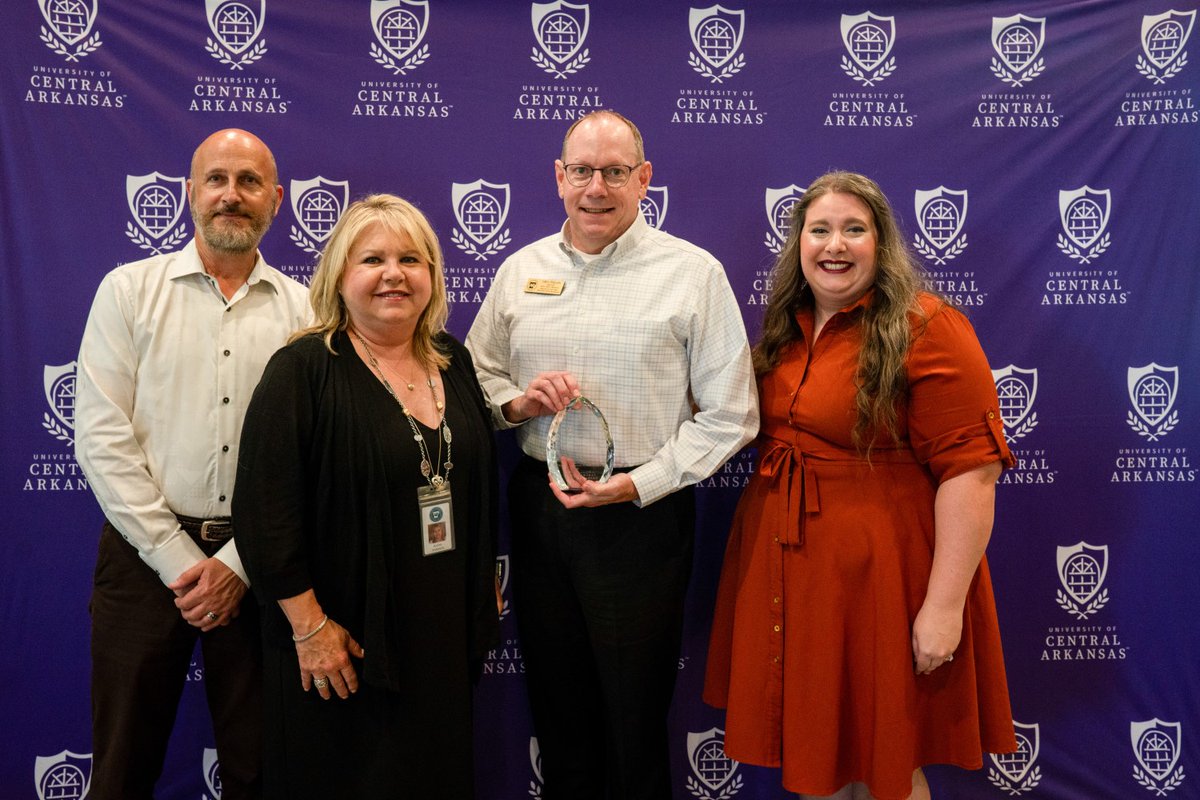 CDICentral's tweet photo. Congratulations to the #CDIcentral 2023 Bill Miller Award recipient Kelly Hunt Lyon of MEMS and the Friend of CDI recipient @MainStreetAR! https://t.co/olKvfPytl4