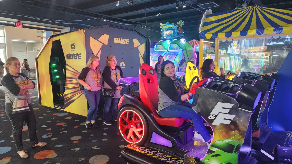 <a href="/tjleelions/">TJ Lee Lions</a> <a href="/VytaraSimmons/">VyTara</a> @PetitMoon2 @mscaflores #IISDreimagined had so much fun with my team!