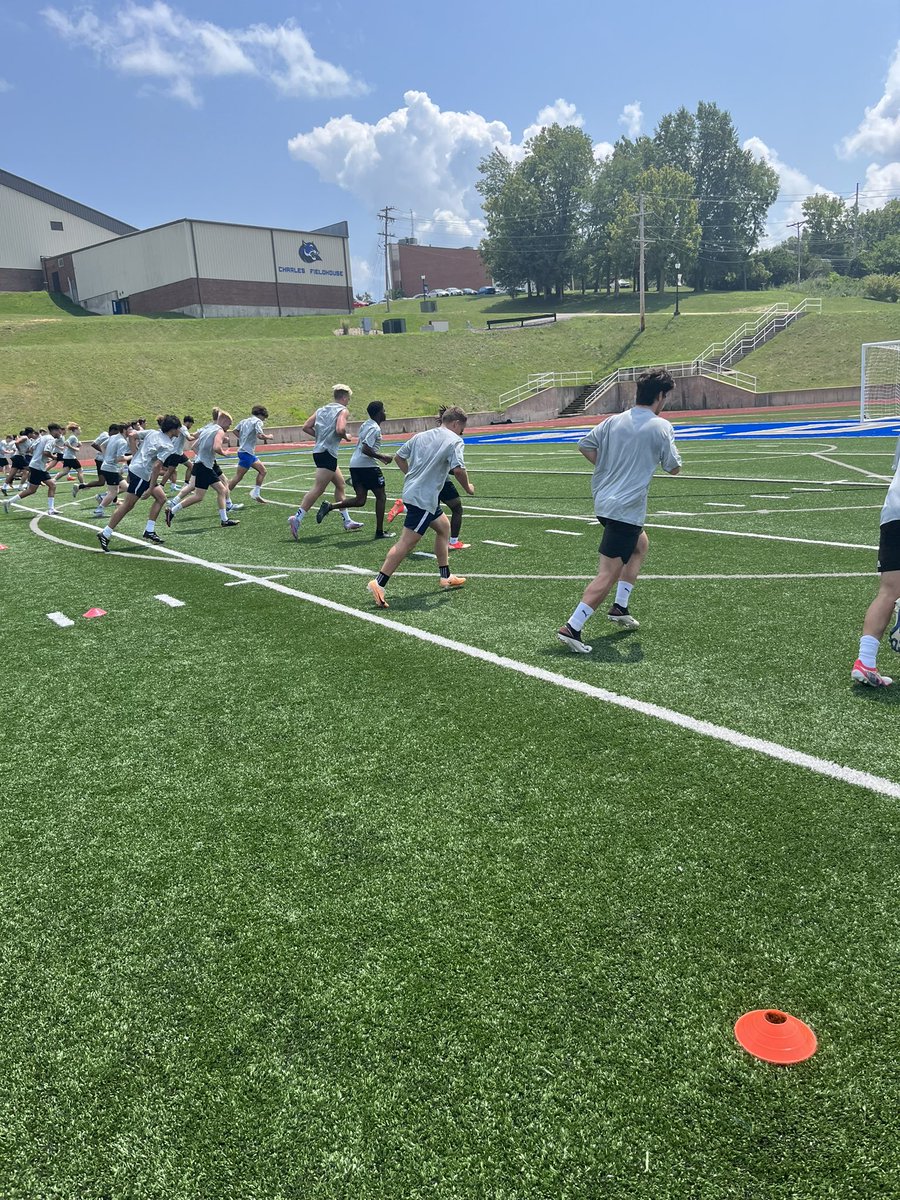 CULVERMENSOCCER's tweet photo. 🏃‍♂️🏃‍♂️🏃‍♂️ https://t.co/2DVOrZgFmb