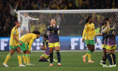 The Women’s WC has been great! Colombia beat Jamaica today & the pitch totally vanished, leaving the crowd totally bewildered. All the white lines & grass completely disappeared. Nutterz tips Spain & Sweden are still going strong 💪 #FIFAWomensWorldCup