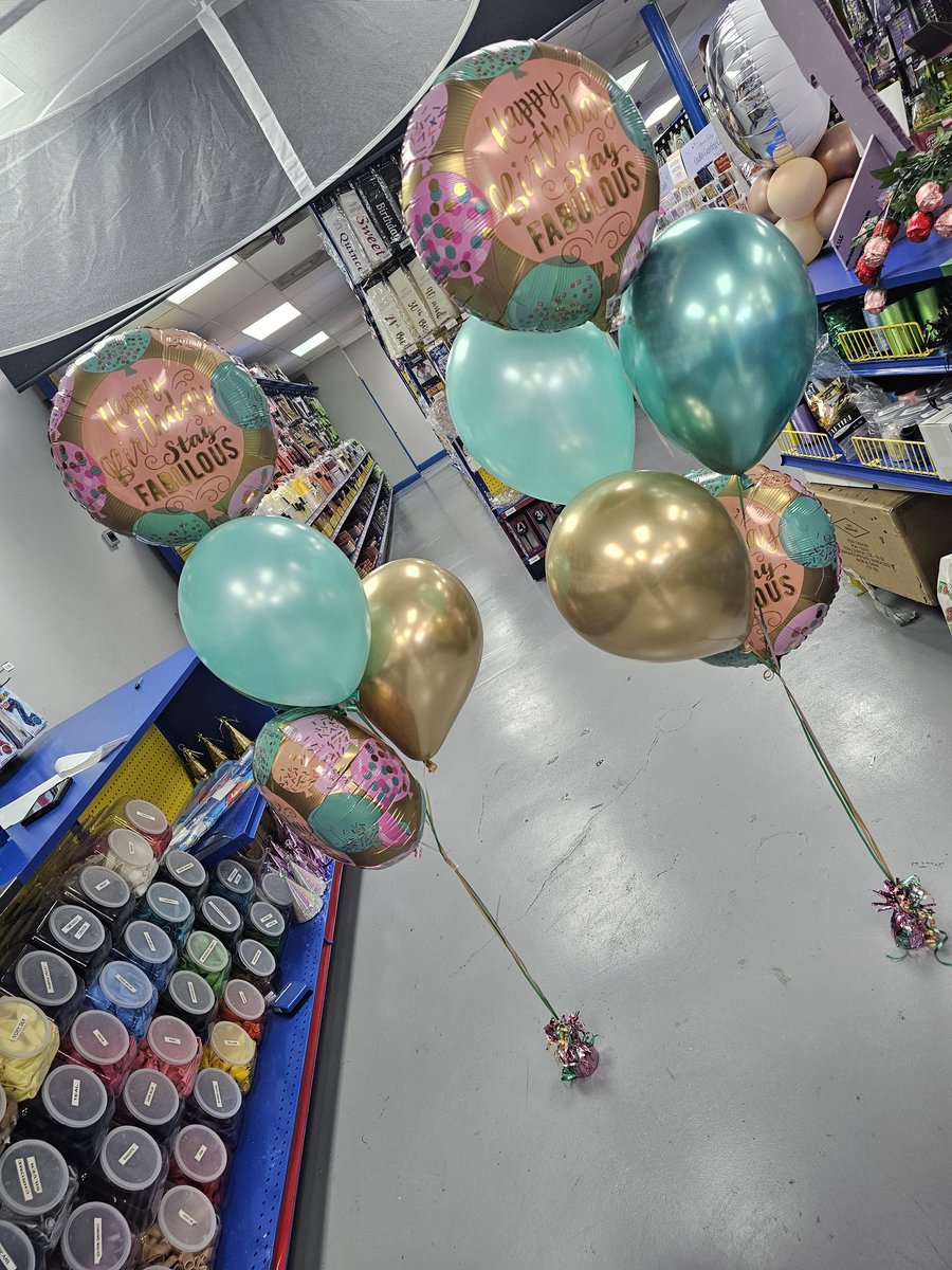 Are we seeing double? Yes!  Twins, Happy Birthday from Party Stop.
.
.
.
#partydecorations #balloons #balloondecoration #balloondecor #partysupplies #partystore #nolapartysupplies #nolapartystore