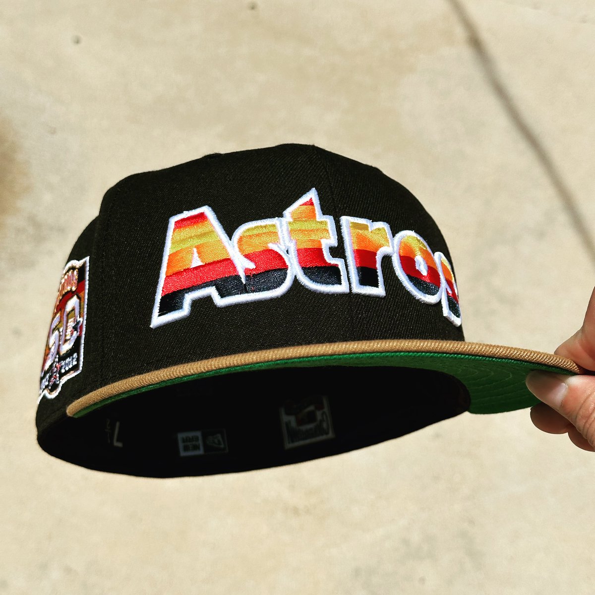 HatJunkie tweet media