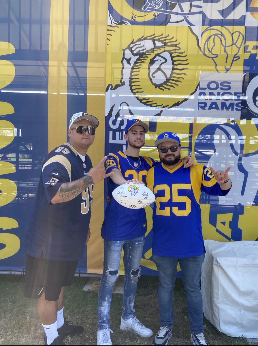 The squad!💙💛🤘🏻 @illest_Mike86 @LosAngelesRam91 #RamsHouse #RamsCamp