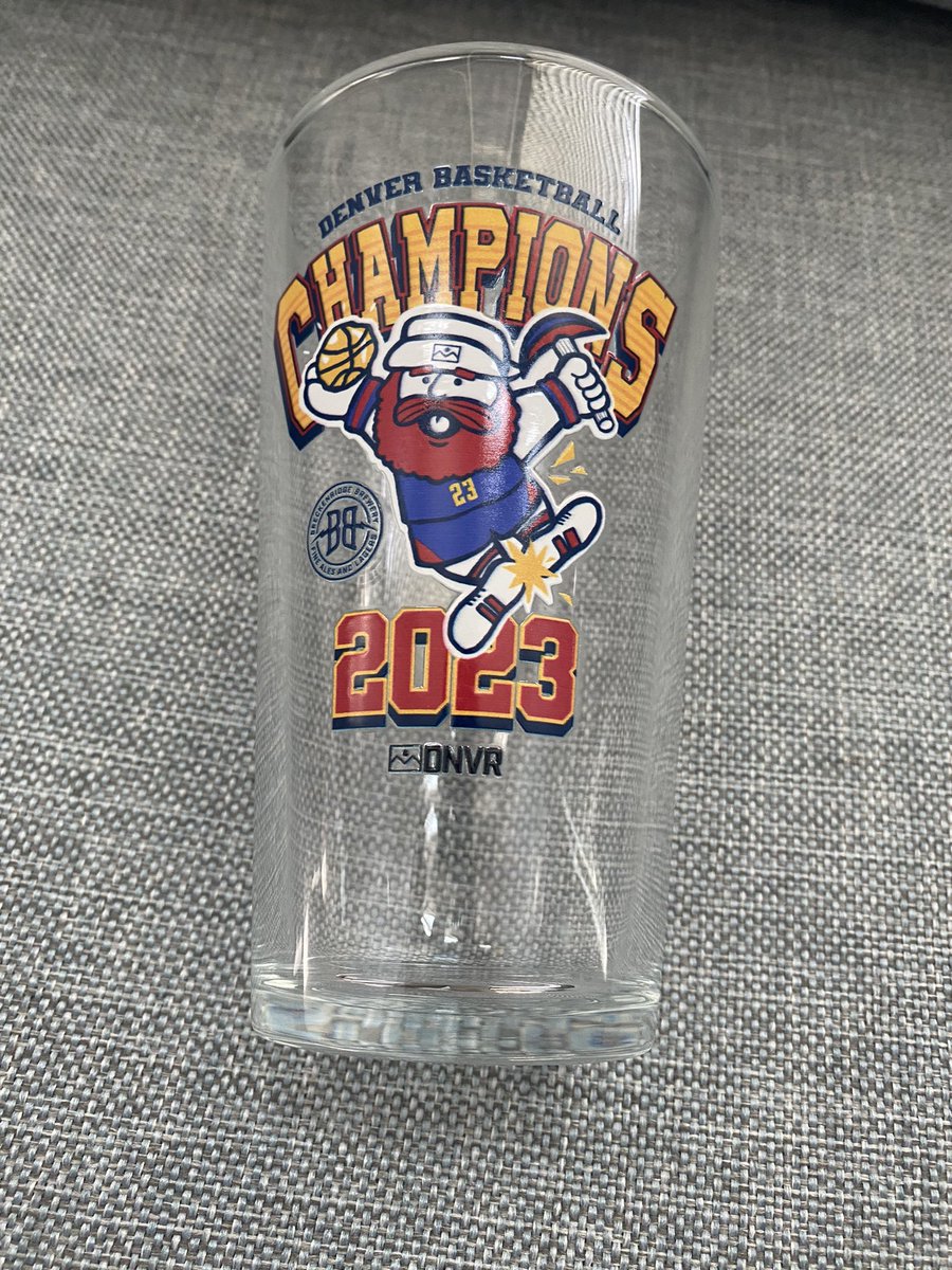 a_shar0's tweet image. Look what just came in the mail today
#nuggets #dnvr #nba #goldenera
@DNVR_Nuggets @DNVR_Sports