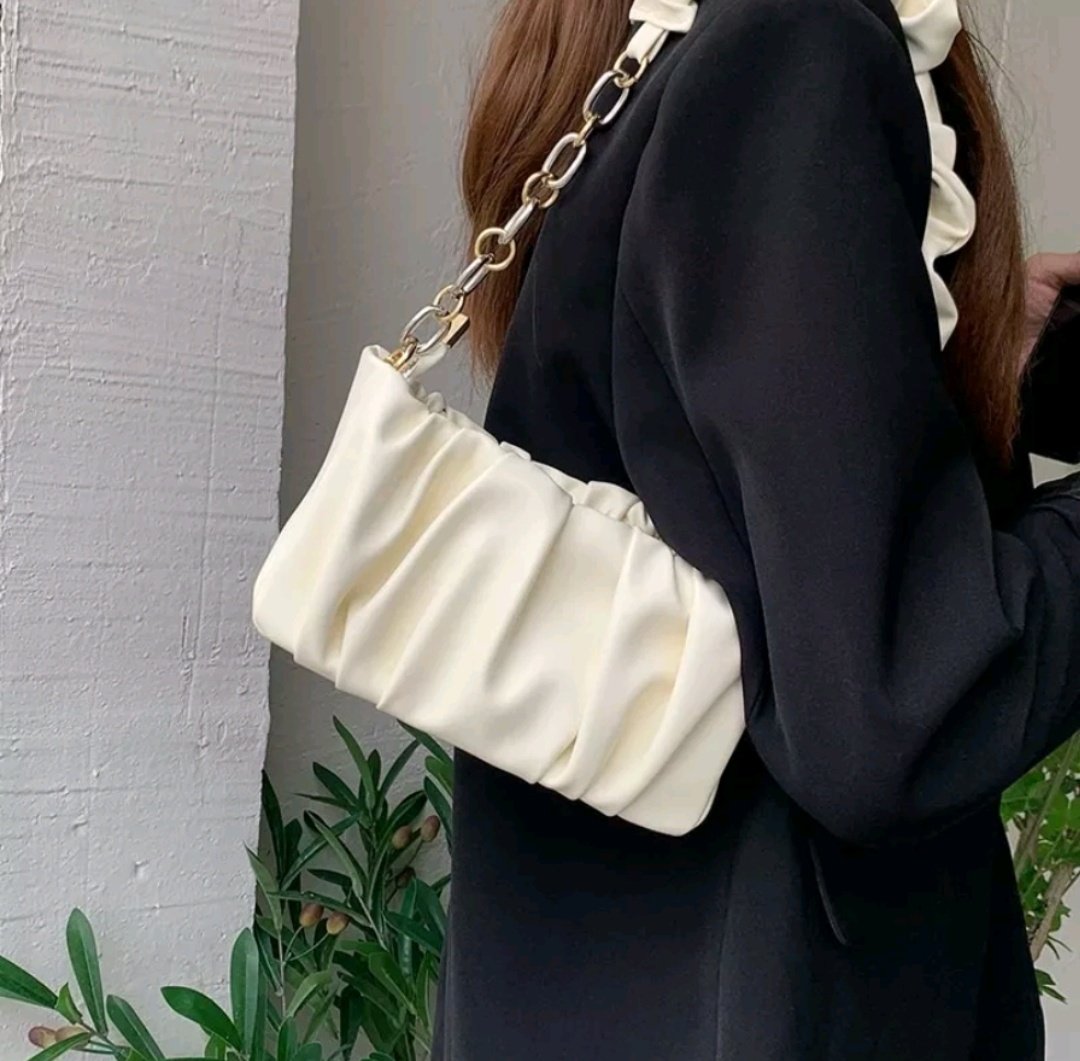 floenaa's tweet photo. https://t.co/GRBOeYnPh0 https://t.co/q13XqZSCj6