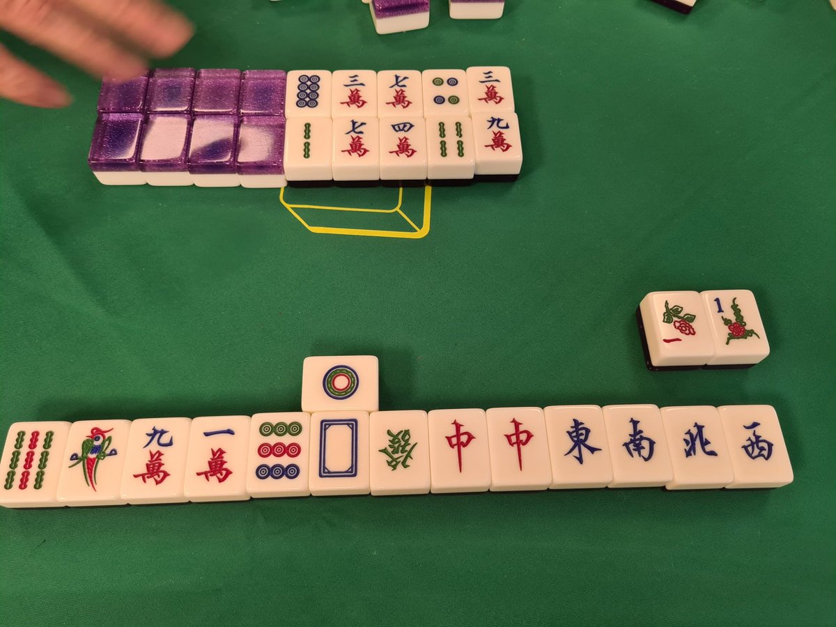 BamboeAcht's tweet photo. Eén keer een Dertien Wezen-hand is al bijzonder, maar Ronald maakte er vanavond twee! 👏💪
Gefeliciteerd! 🀄 🀄 #mahjong #competitionrules https://t.co/RVnWjPc4g0