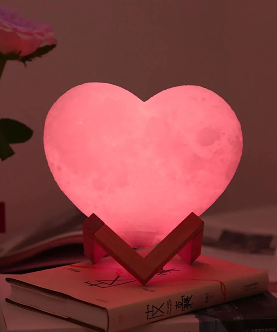 300moods's tweet photo. heart shaped moon lamp https://t.co/qxGjJjOlkC