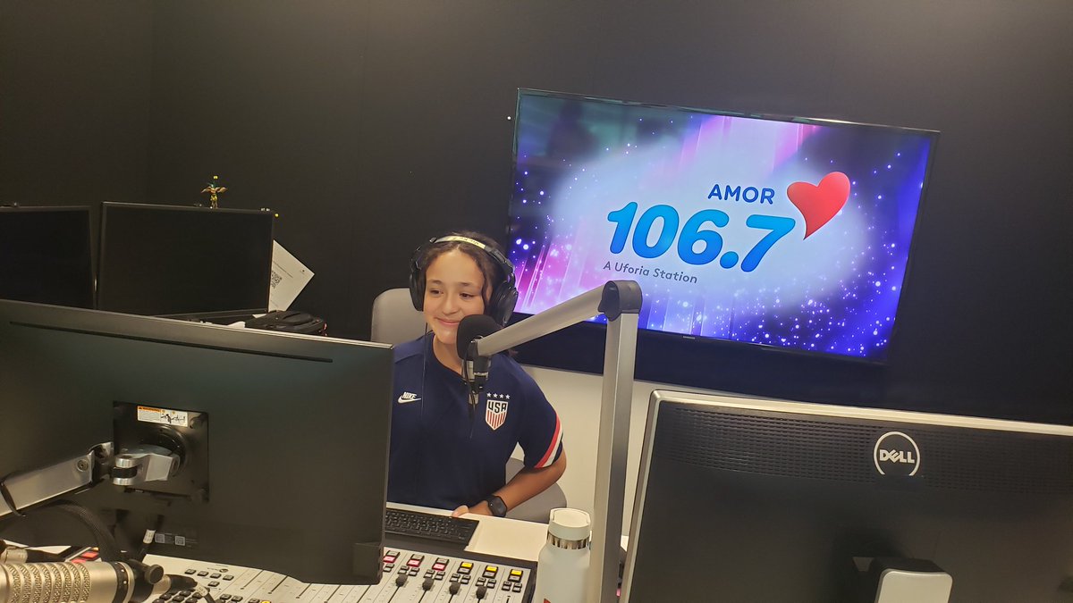 EddyBorrayo1's tweet photo. Invited to the Univision Chicago studios to talk about behavioral health, @RinconFS, Medicaid re-determination, and our Meridian partnership.
Fernanda Borrayo given a tour and opportunity to have a first hand experience as a radio host.
#RinconCares2023
#BuildingSpaces https://t.co/cqWVQhY895