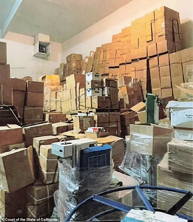 nicksortor's tweet photo. 🚨 JUST IN: A Chinese-run BLACK MARKET bio-lab in California that was experimenting on DEADLY VIRUSES was awarded over $500K in US TAXPAYER CASH

Investigators found HUNDREDS OF HAPHAZARDLY STORED vials of infectious viruses and bacteria in bad freezers which were samples of 👇

• MALARIA
• HERPES
• MENINGITIS
• CHLAMYDIA
• HIV
• COVID-19
• & MORE

Additionally, investigators found nearly 1,000 dead and dying mice that had been genetically modified to CATCH AND SPREAD COVID-19.

According to records, this illegal bio-lab received nearly $150,000 from the US to produce illegal COVID-19 tests, and WERE EVEN FOUND to be in possession of disease-riddled mice and hundreds of samples of pathogens, blood, and other dubious chemicals.

Investigators from the CDC and Fresno County, CA found containers of plasma and blood of UNKNOWN ORIGIN and UNKNOWN PURPOSES.

WHY ARE WE STILL ALLOWING THIS TO OCCUR IN OUR COUNTRY?